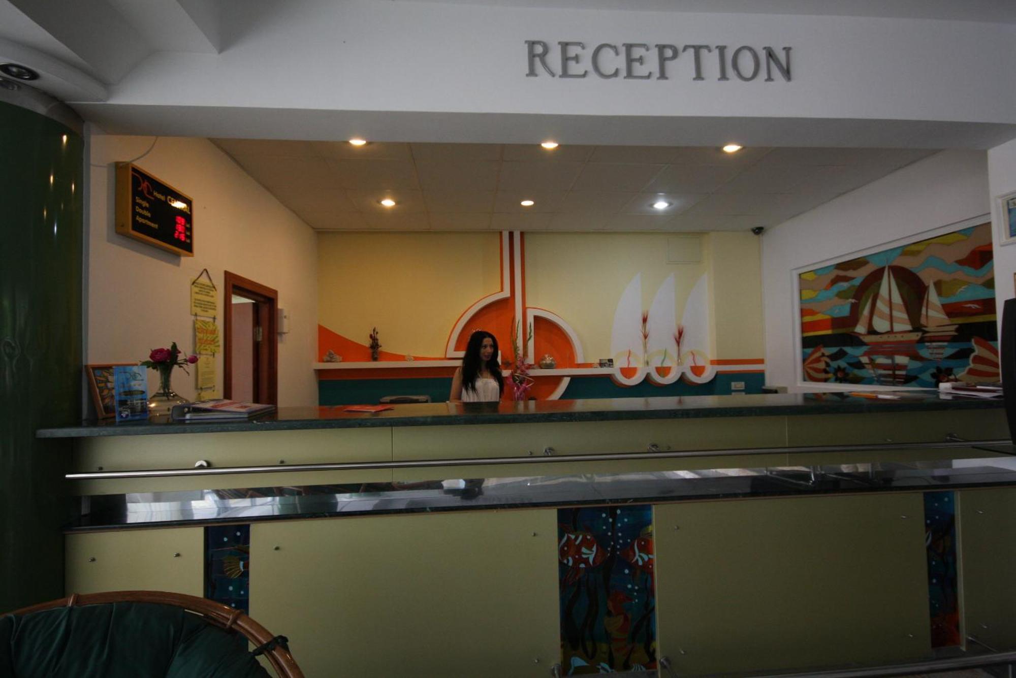 Hotel Central Mamaia Extérieur photo
