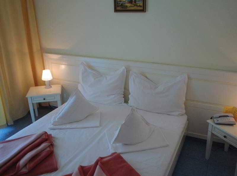 Hotel Central Mamaia Extérieur photo