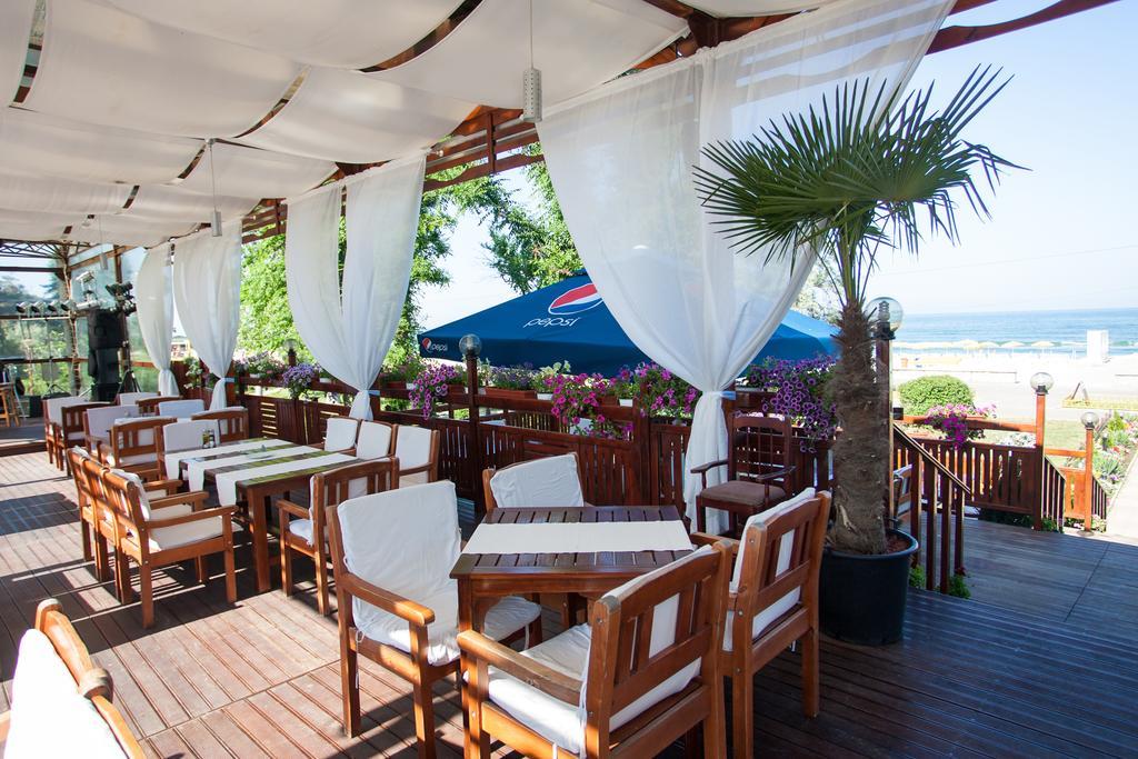 Hotel Central Mamaia Extérieur photo