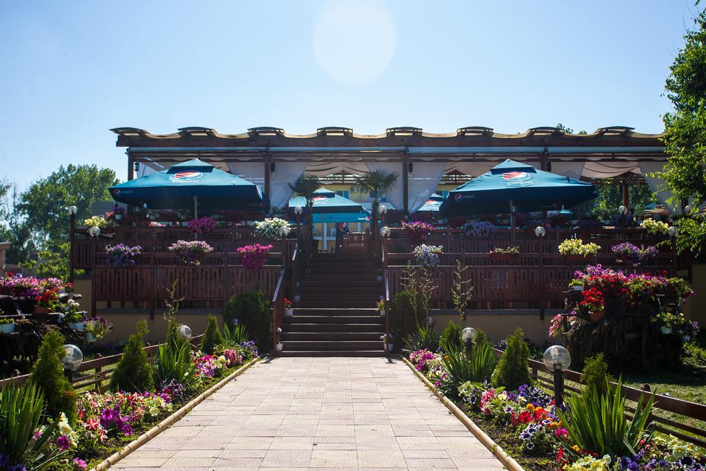 Hotel Central Mamaia Extérieur photo