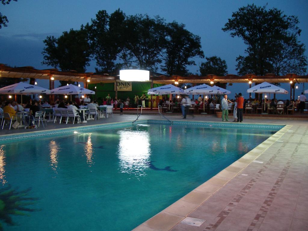 Hotel Central Mamaia Extérieur photo