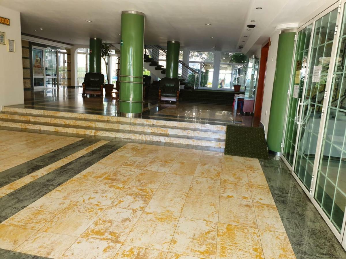 Hotel Central Mamaia Extérieur photo